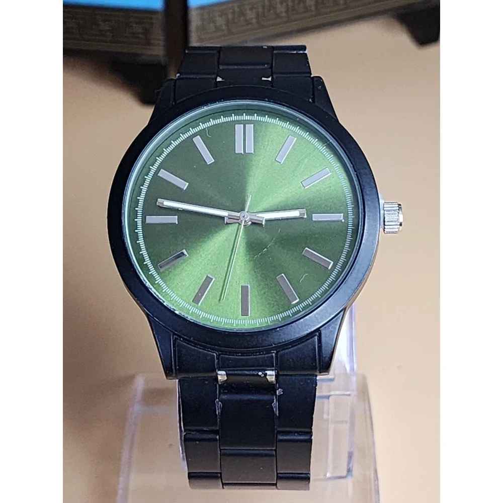 Green Dial With Black Band Men's Watch 42mm Bracelet NEW Battery FREE $HIPPING